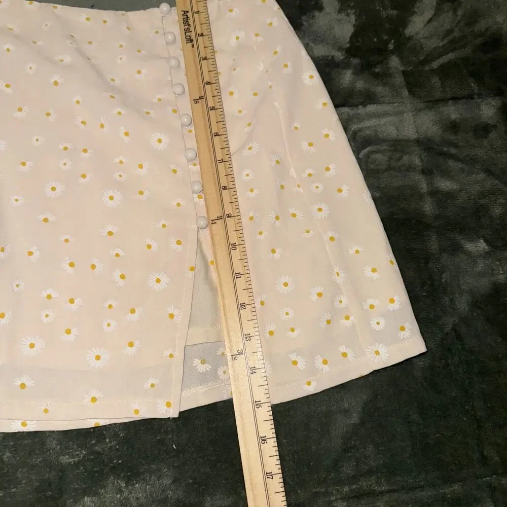 Princess Polly Mini Skirt Womens‎ US 0 Beige Daisy Floral Print Coquette Preppy